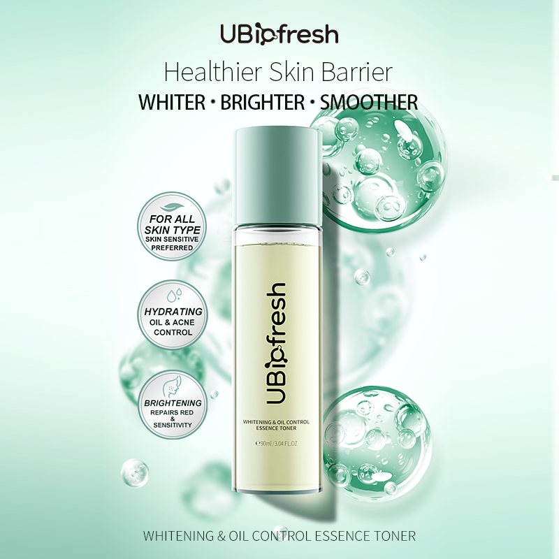 ไวท์เทนนิ่งและควบคุมความมัน Essence Toner
